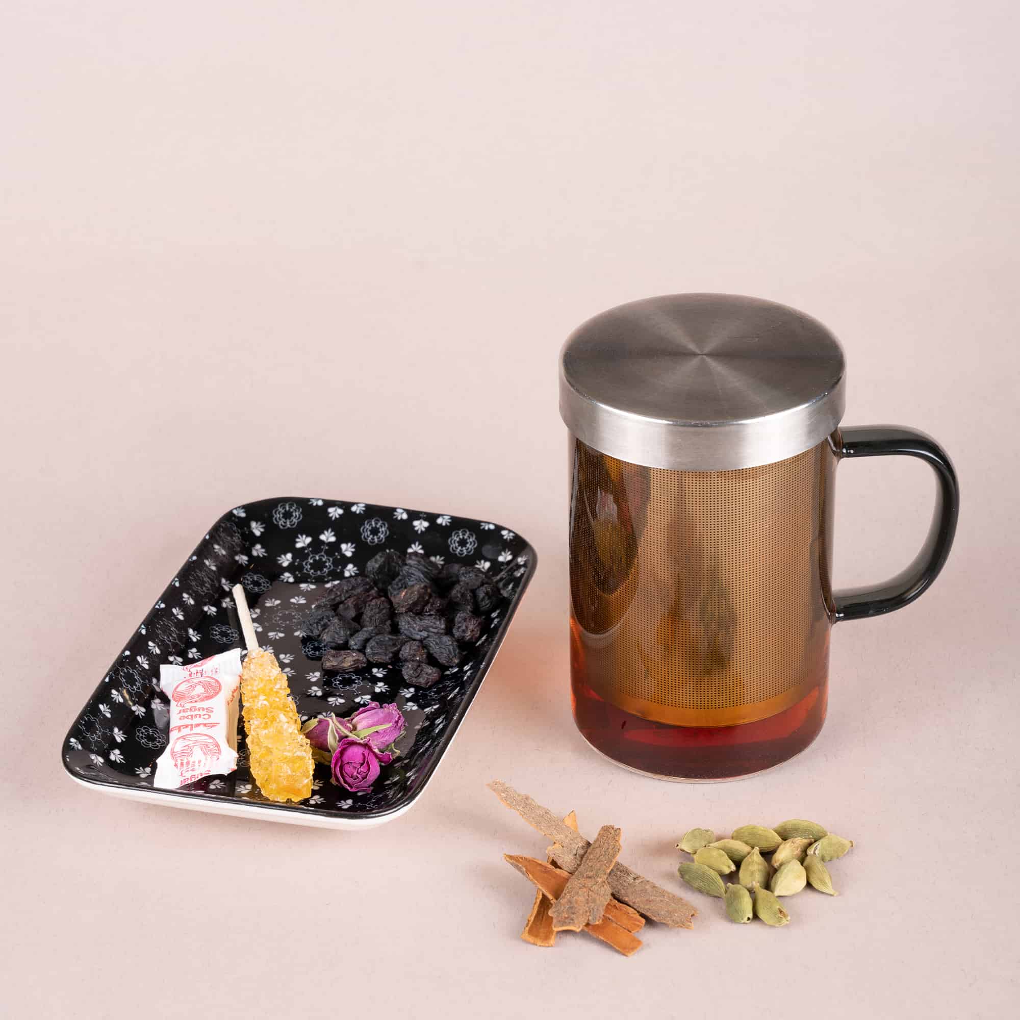 چای هل و دارچین